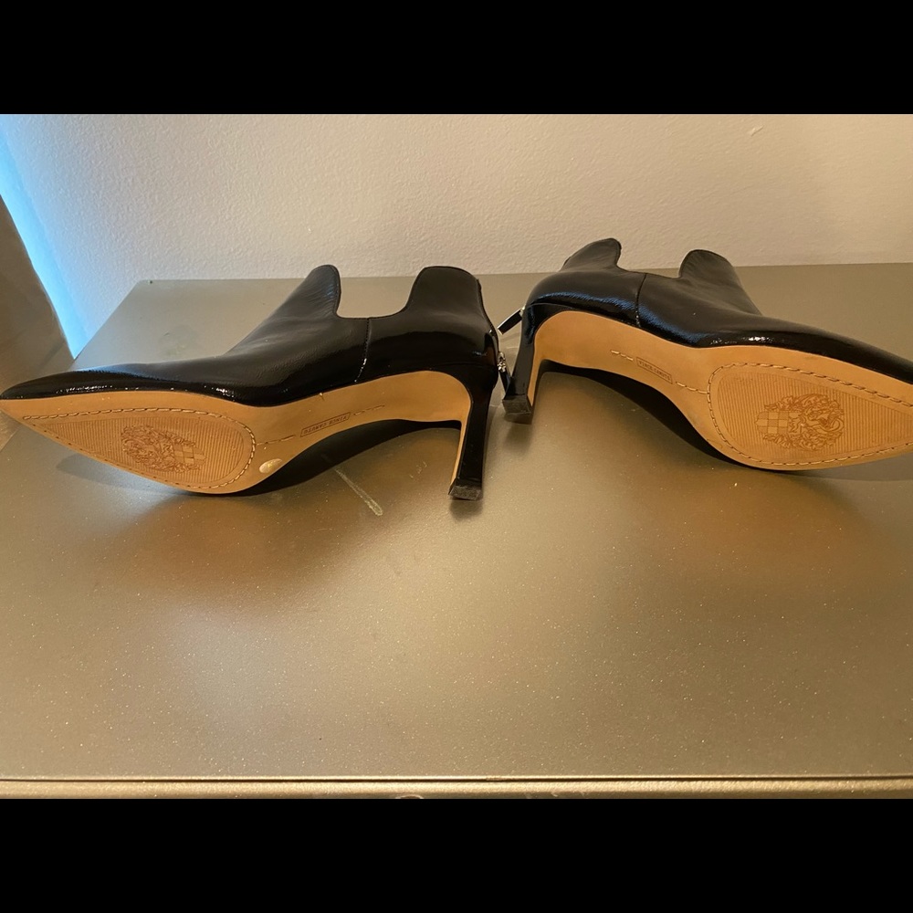 Vince Camuto low ankle bootie - Picture 2 of 2